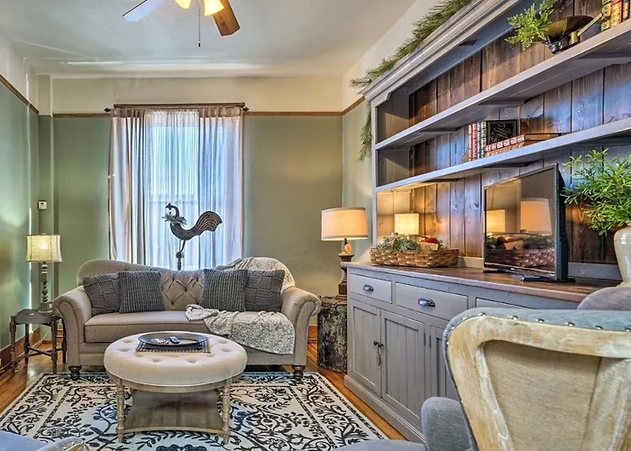 Walk To Shops & Restaurants: Dtwn Condo! Holiday home Laramie