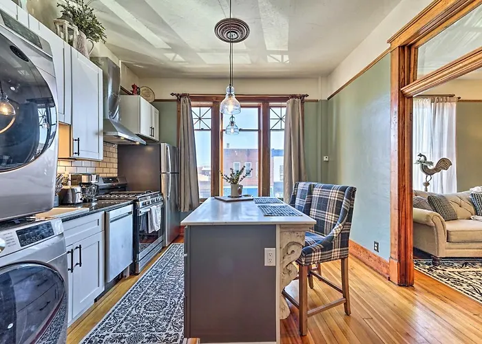 Walk To Shops & Restaurants: Dtwn Condo! Laramie